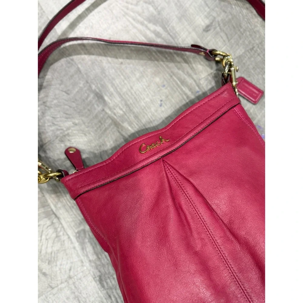 Coach Ashley Pink Leather Crossbody Swingpack Bag F20114 Gold Hardware